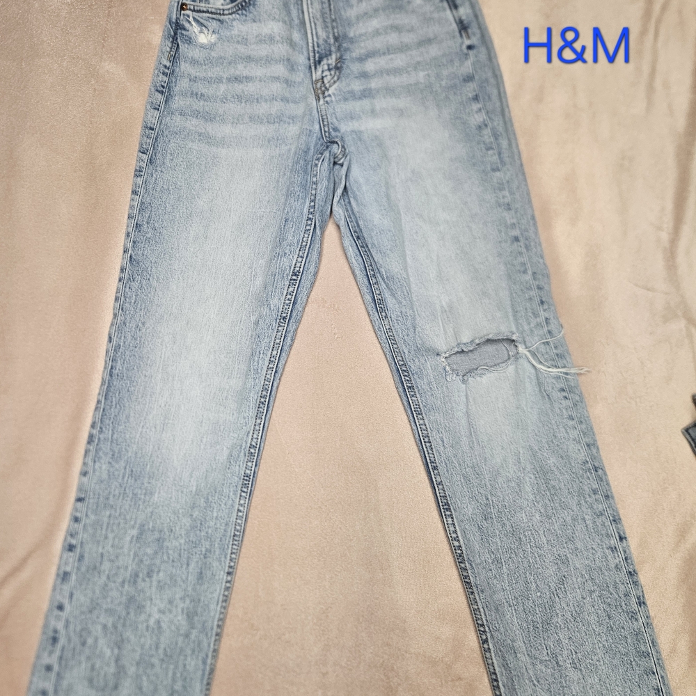 H&M Light Wash High-Rise Women's Jeans with Knee Distress
